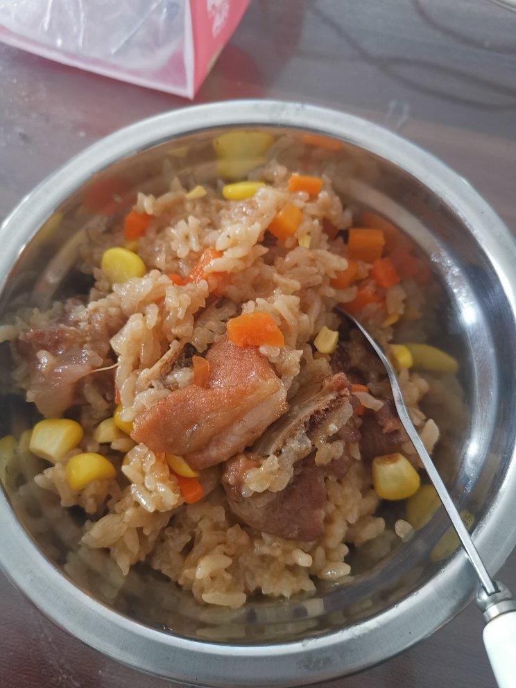 【排骨焖饭】