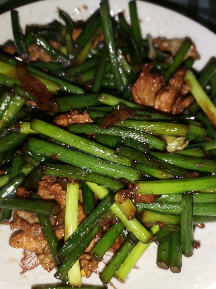家常菜蒜薹炒肉（蒜苔炒肉）