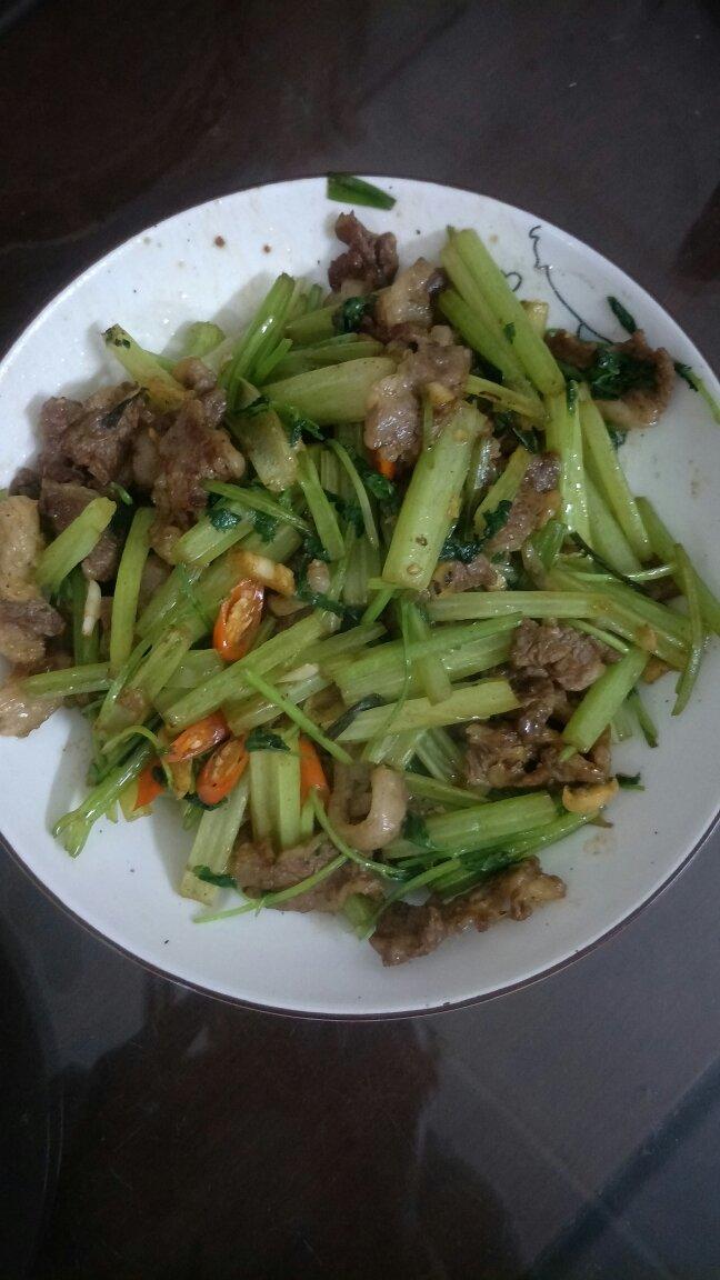 正宗湘菜小炒黄牛肉