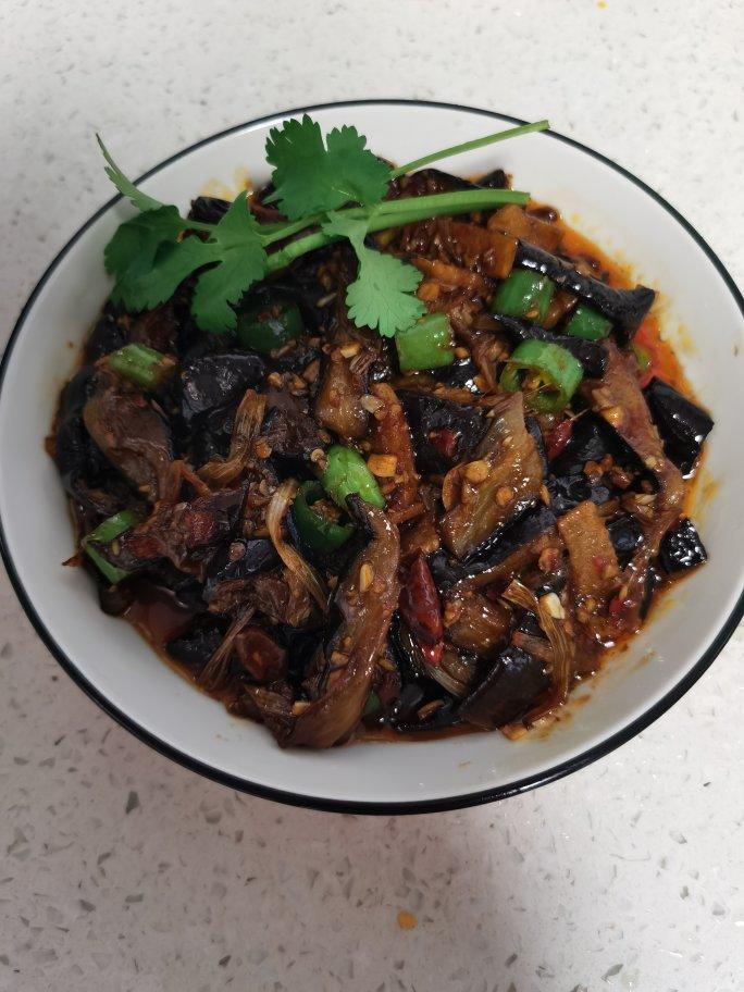 红烧茄子（佐西红柿尖椒）