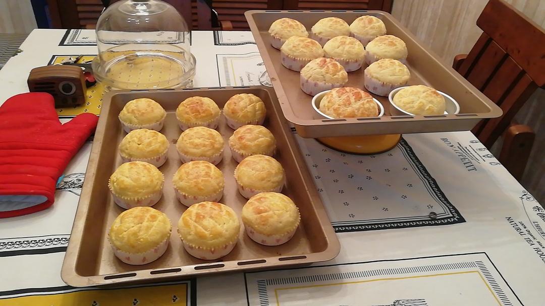 好吃到炸裂的港式菠萝包（附带制作酥皮的小视频）