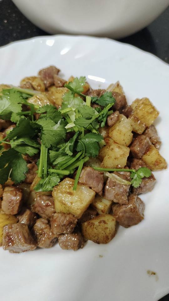 ✅挑战365天晚餐不重样第145天:孜然土豆牛肉粒‼️