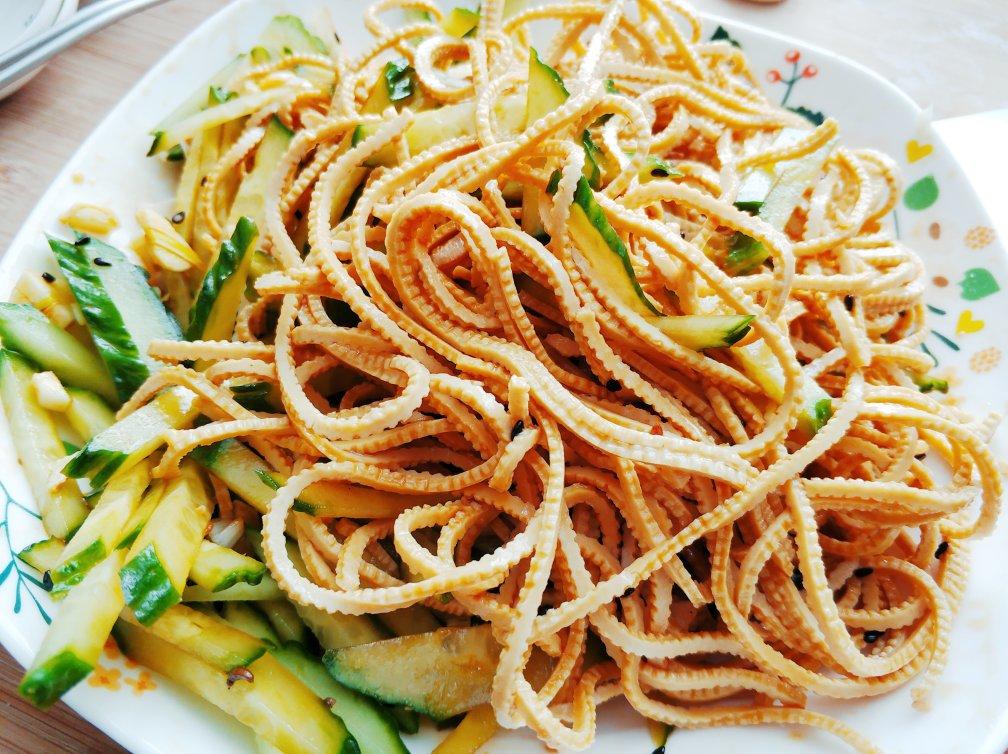 黄瓜拌豆腐丝