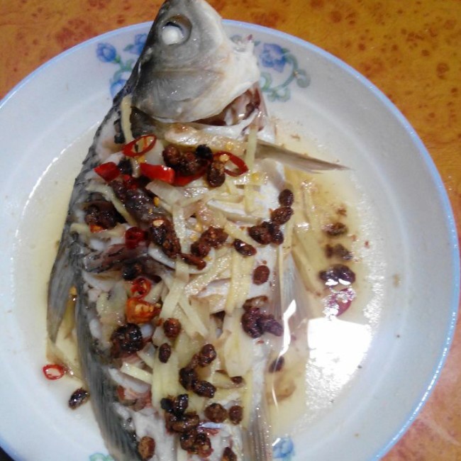 武科大沁湖鱼宴开席万余名师生同享“一分钱”鱼肴