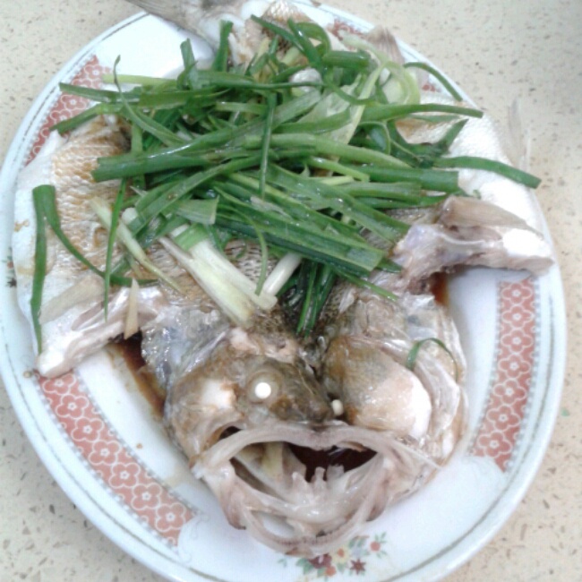 豉油清蒸鱼 清蒸鲈鱼