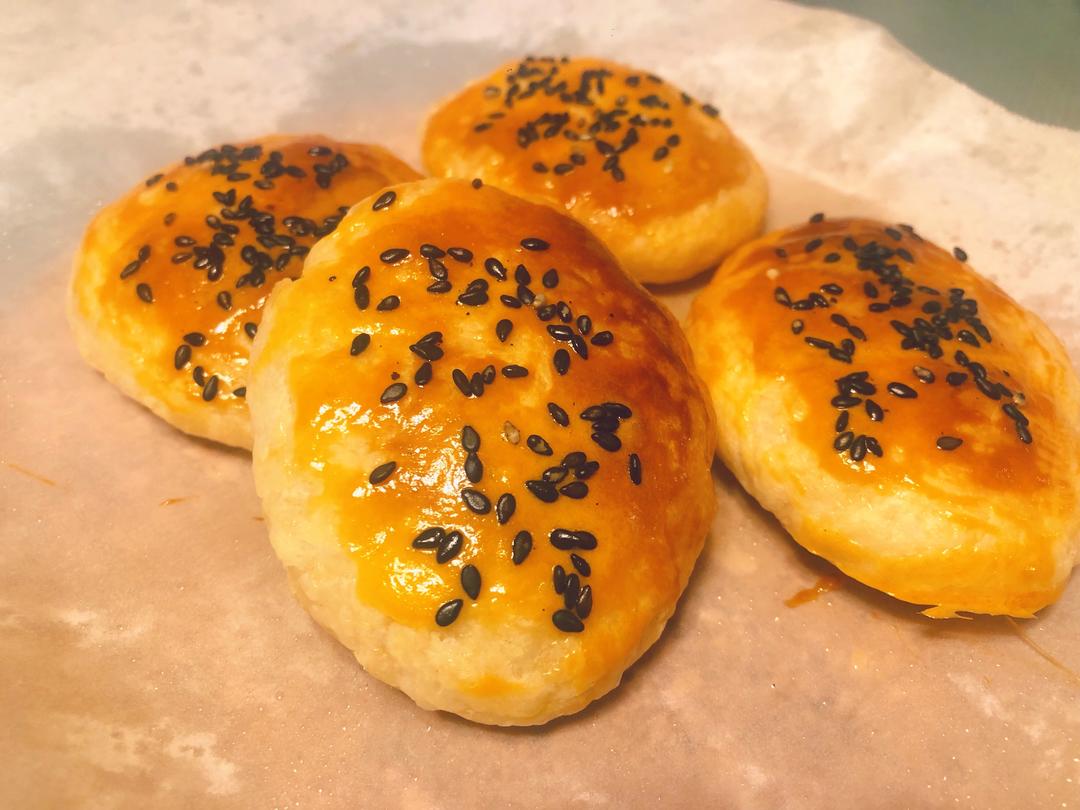 简单易做的老婆饼🫓（自制奶黄馅🧈）的做法