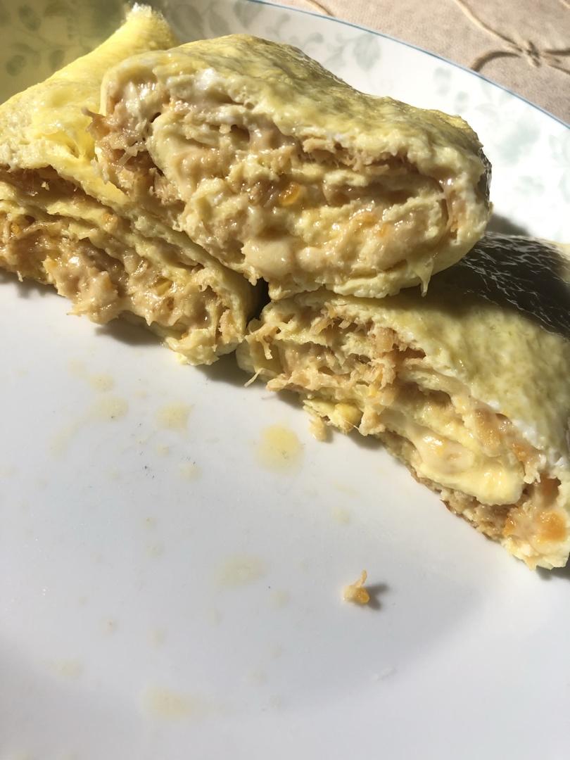 咸蛋黄肉松爆浆芝士蛋卷