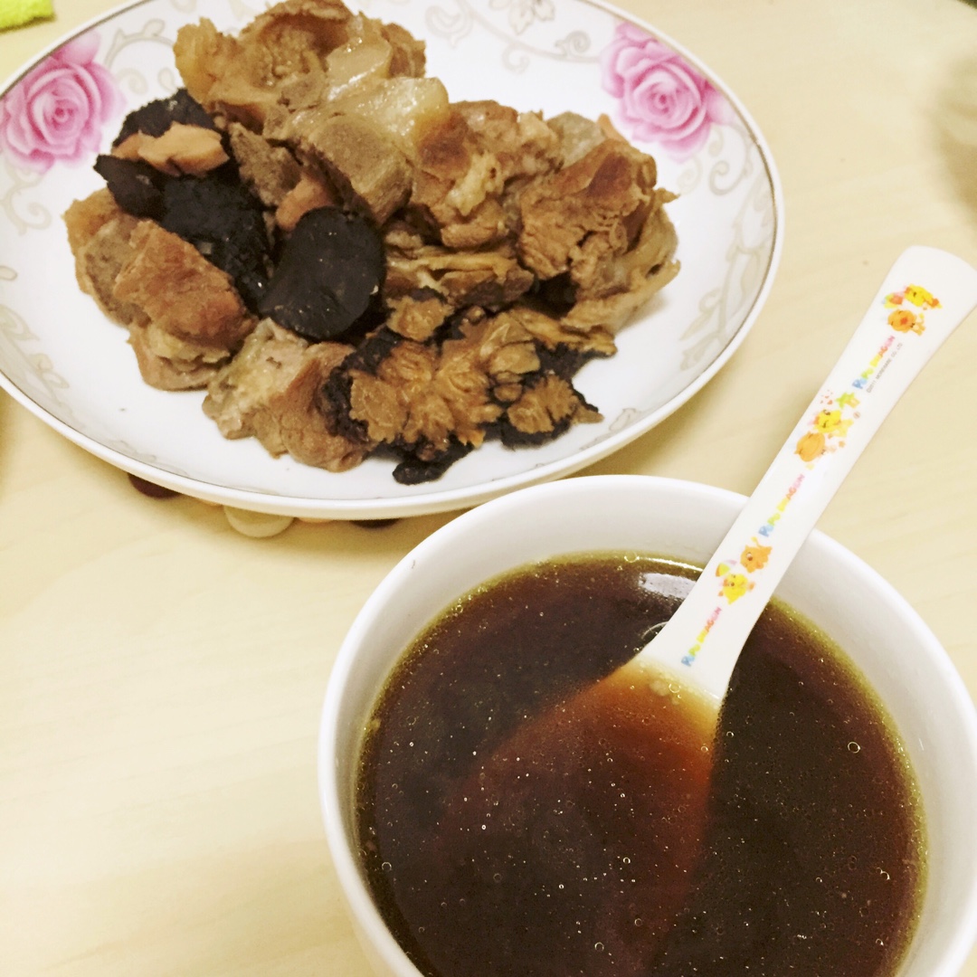 四物药炖排骨汤