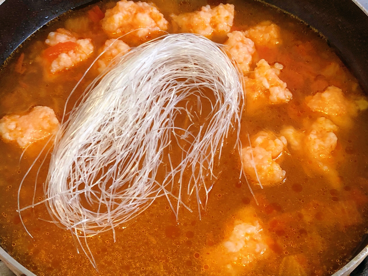 ㊙️番茄虾滑粉丝汤|Q弹嫩滑汤鲜味美的做法 步骤9