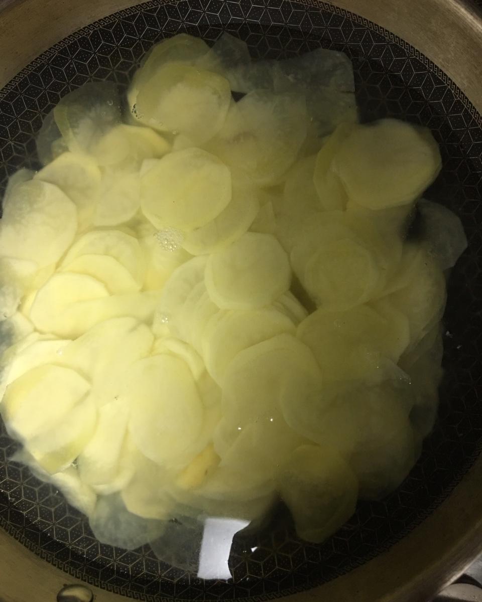 炸薯片