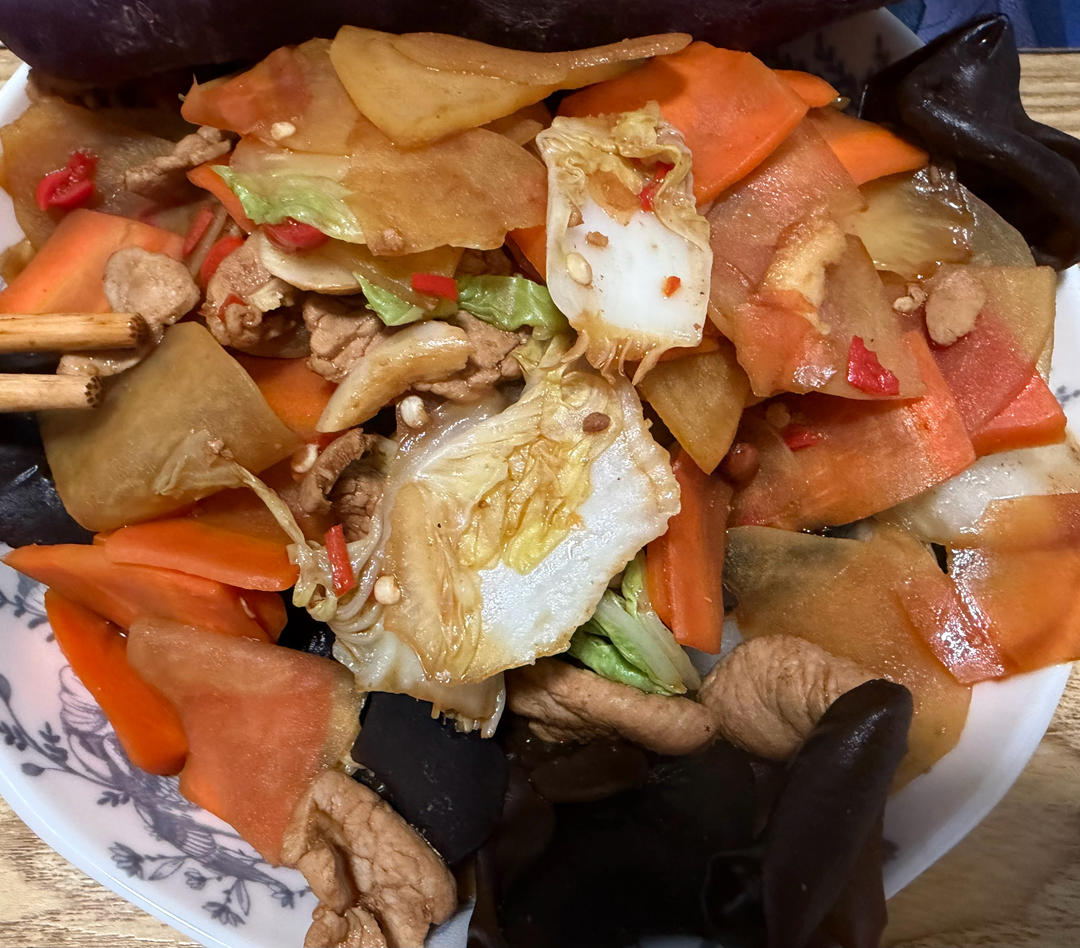 白菜炒木耳（黑白菜）