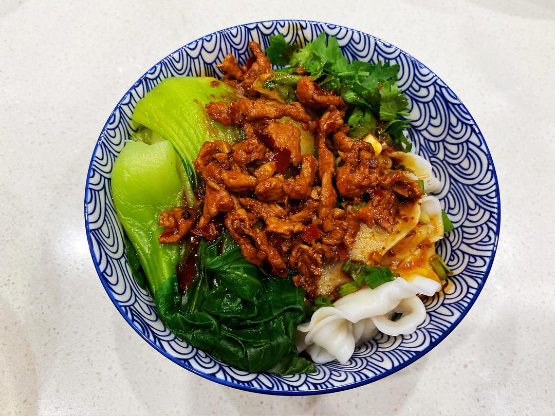 夏日里的油泼面好吃到上瘾