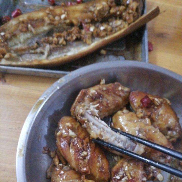 蒜香烤鸡翅｜又香又嫩