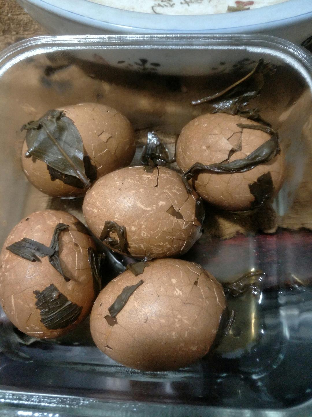 用酒酿煮的五香茶叶蛋