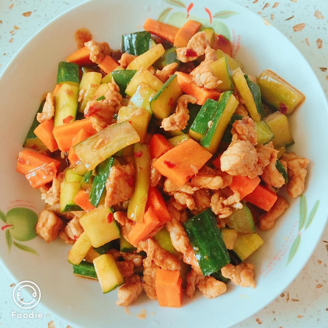胡萝卜黄瓜鸡胸肉