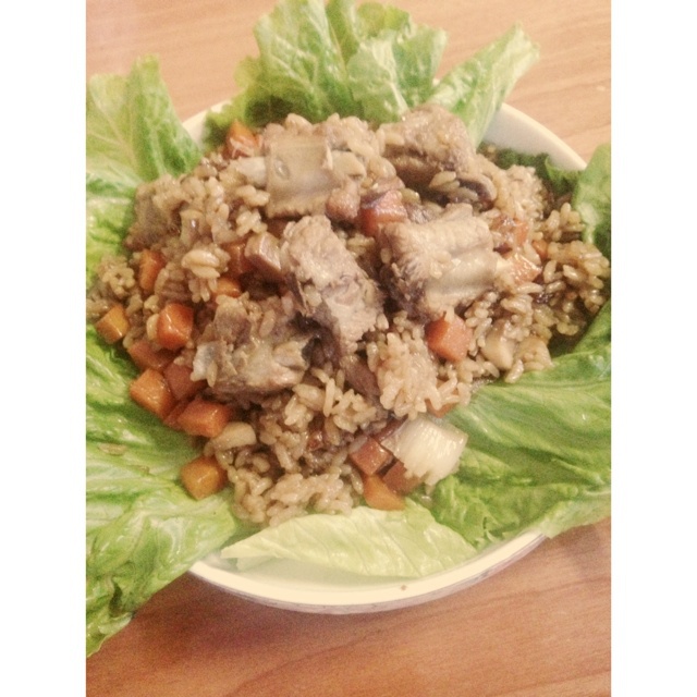 喷香排骨焖饭（爆好吃）