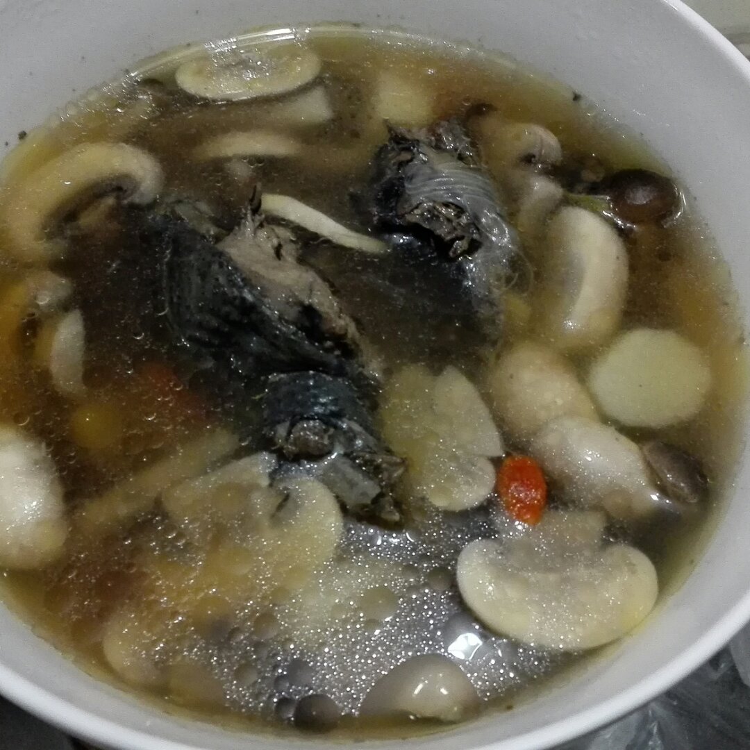 山药枸杞乌鸡汤