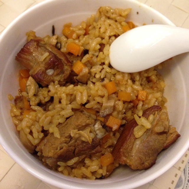 喷香排骨焖饭（爆好吃）