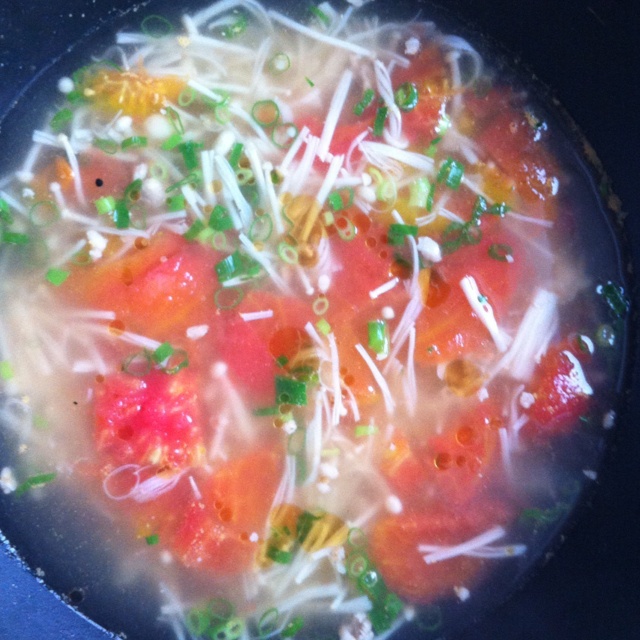 金针菇肥牛番茄锅