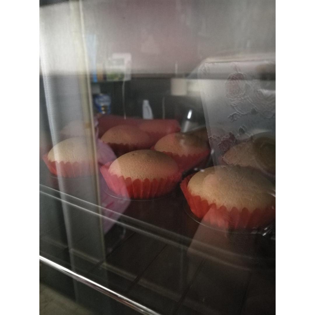 纸杯蛋糕（正好六连杯的量）