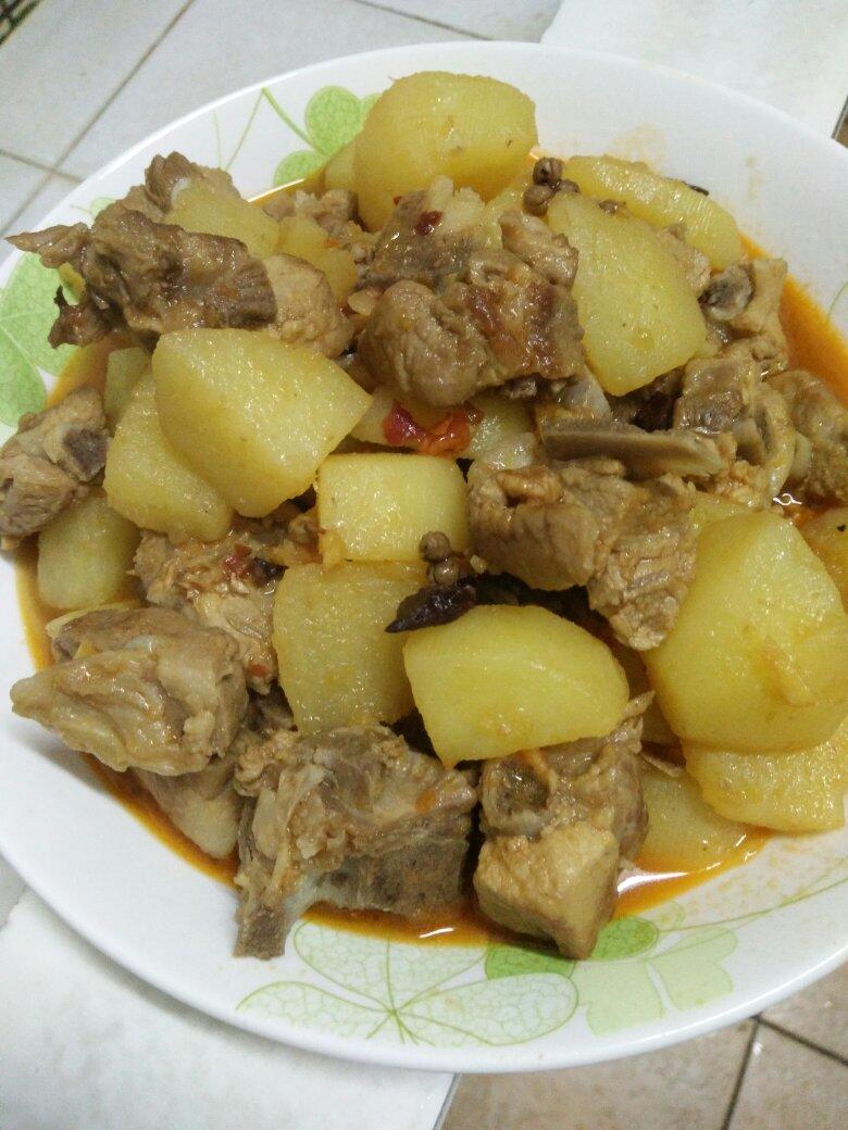 川味土豆烧排骨
