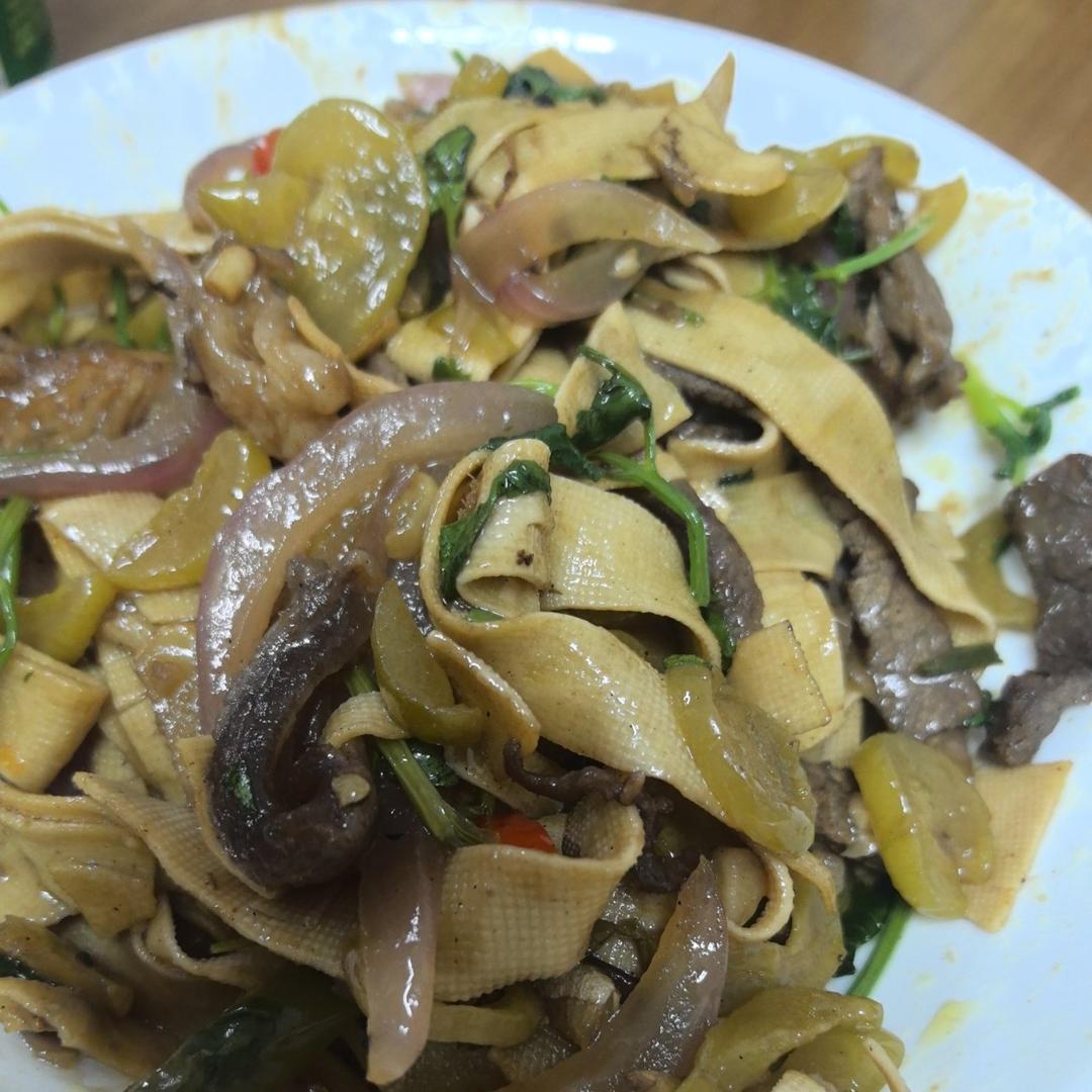 小炒黄牛肉，肉嫩味香！太好吃了简直是米饭杀手！