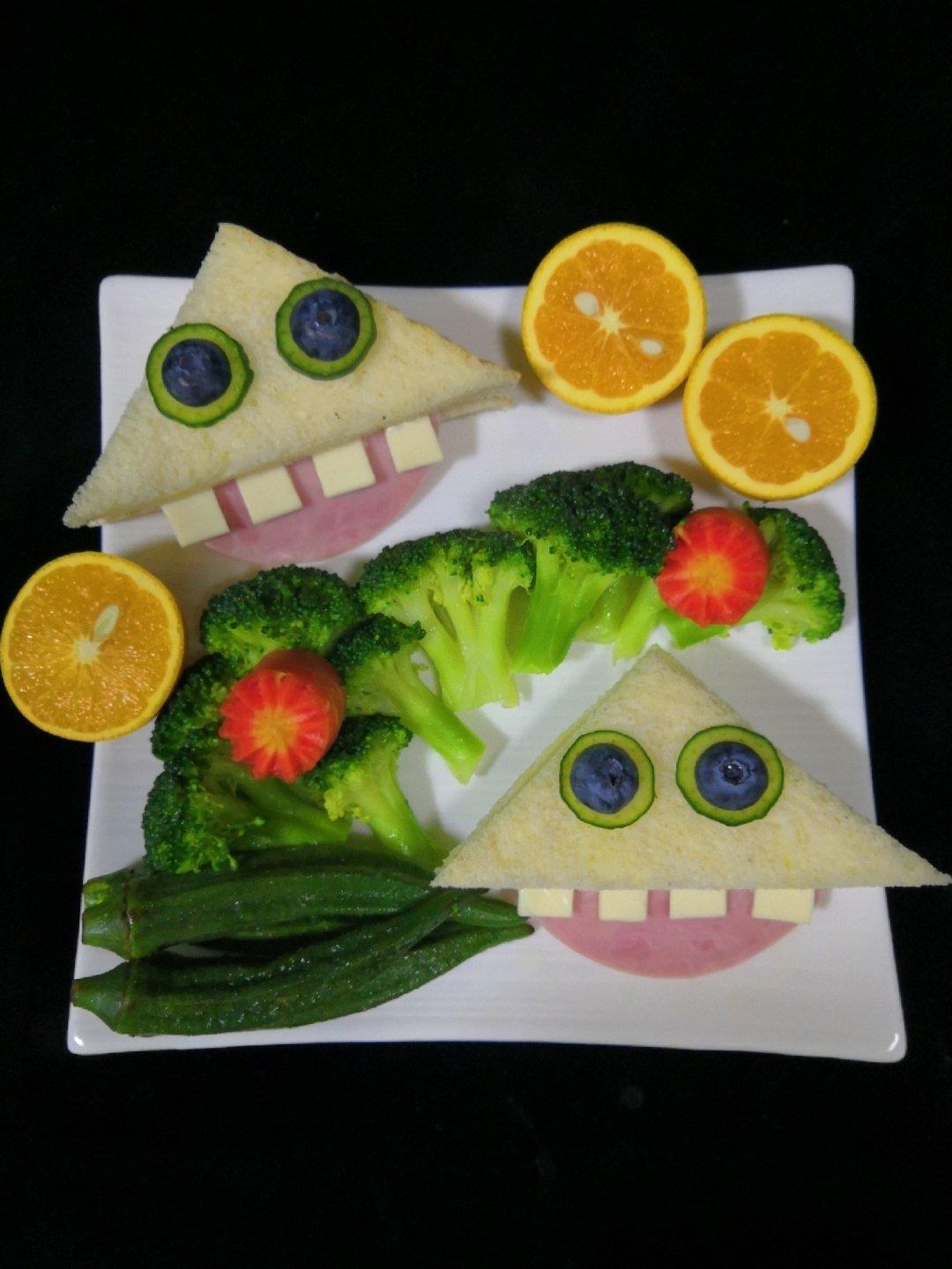 会吐舌头的大牙怪三明治