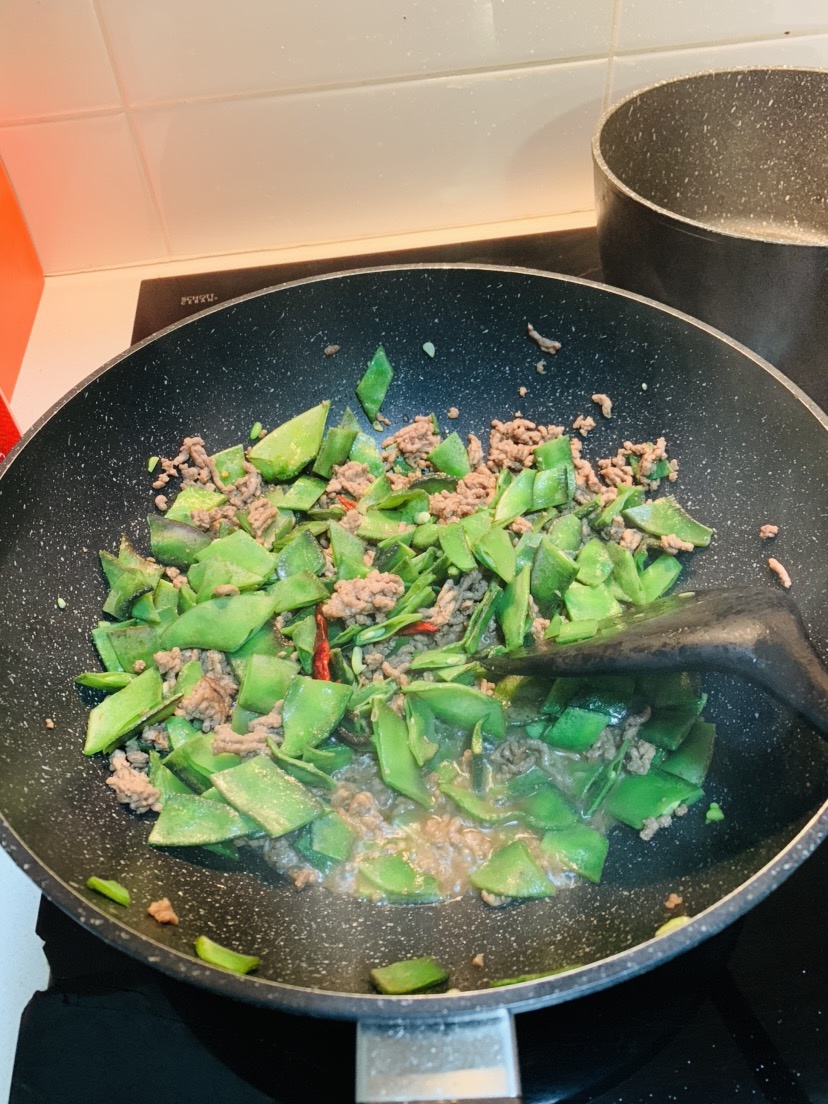 肉末炒扁豆的做法
