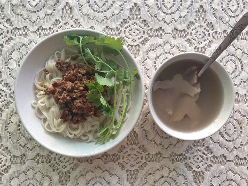 牛肉酱~~孩子超喜欢的米饭好拌料，比武大郎烧饼还好吃的肉馅（香菇洋葱）