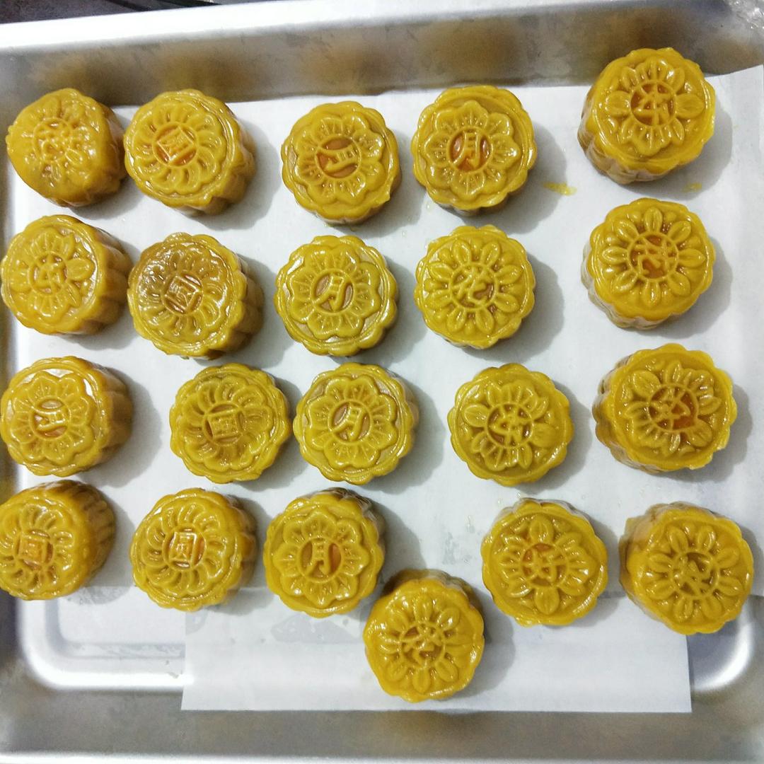 广式月饼——蛋黄莲蓉月饼