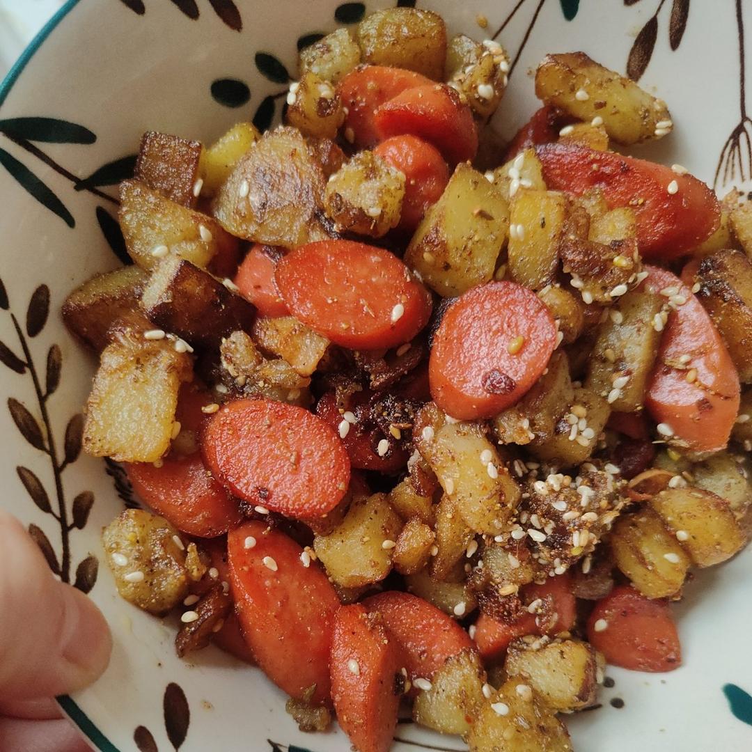 香辣孜然土豆火腿肠～秒杀烧烤店！！