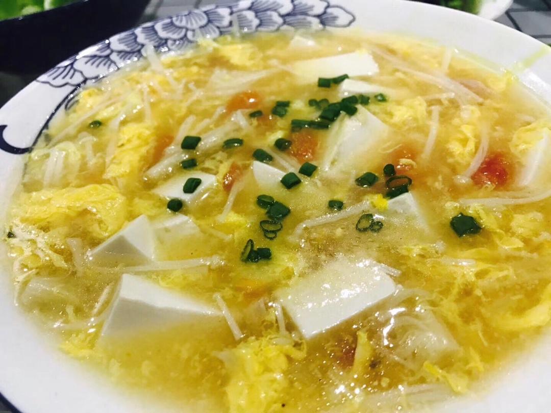 低卡高蛋白番茄金针菇豆腐汤，好喝不发胖
