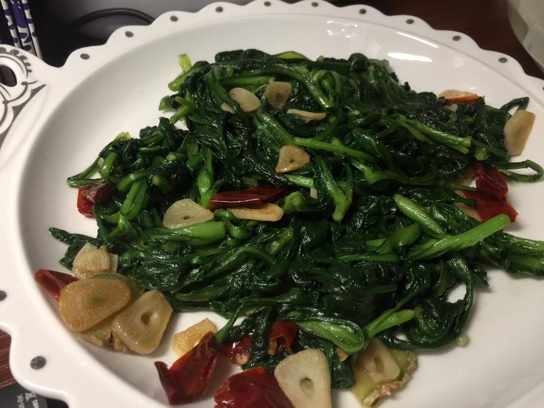 清炒茼蒿