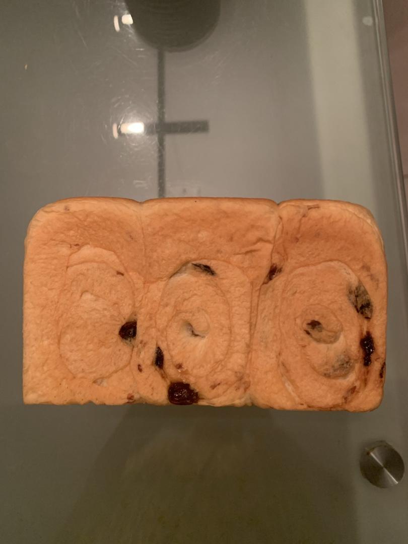 我最近每天做一个的葡萄干吐司，真的超松软好吃！