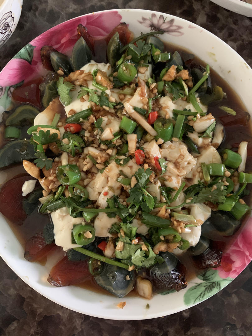皮蛋拌豆腐