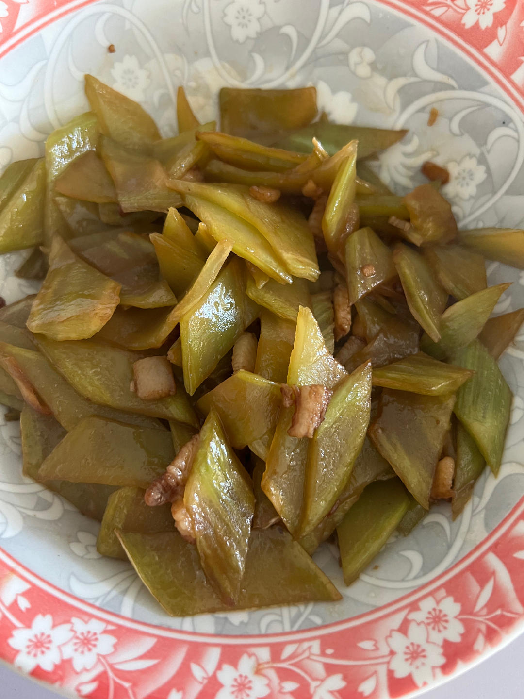 简单又好吃的莴笋炒肉