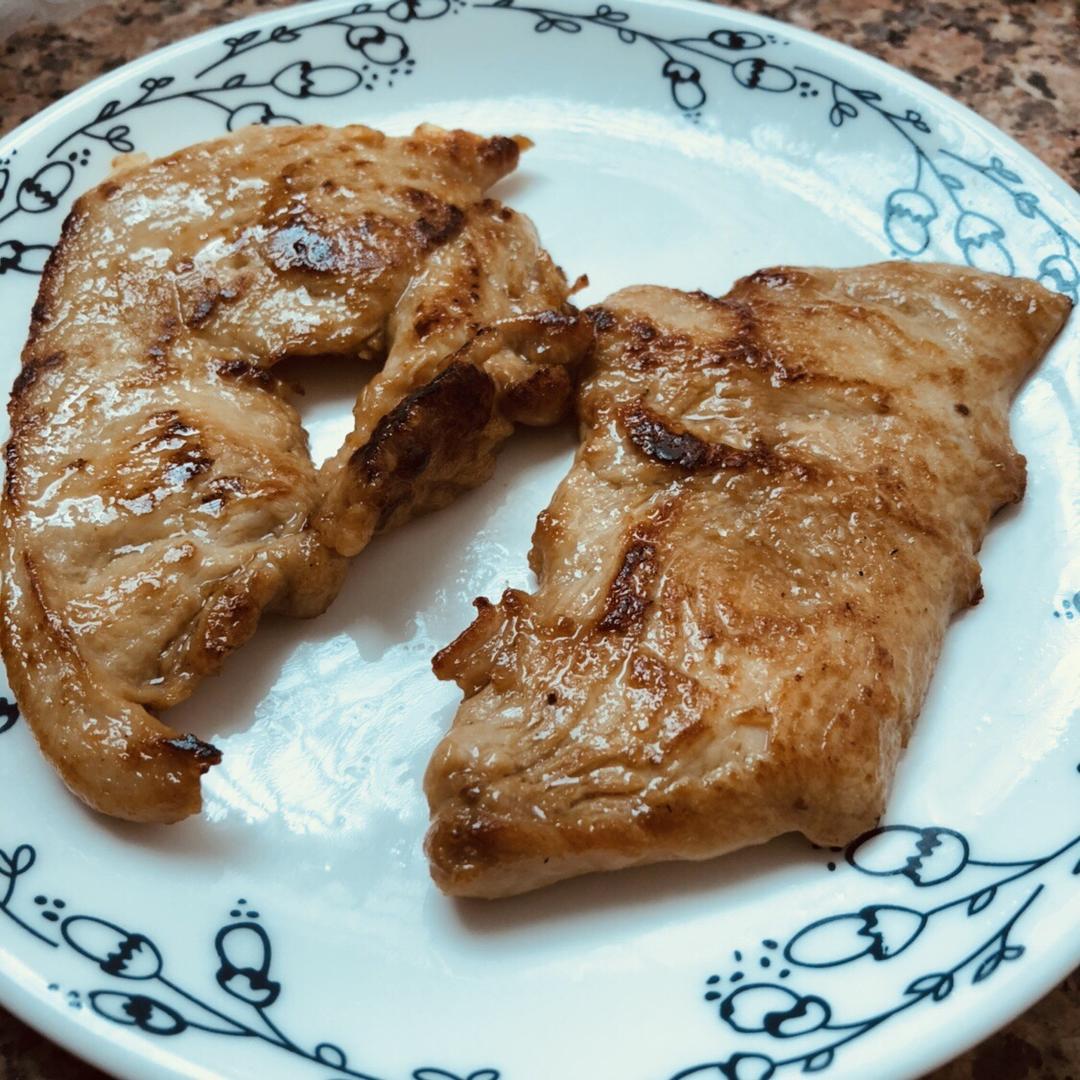 低脂超滑嫩的香煎鸡胸肉