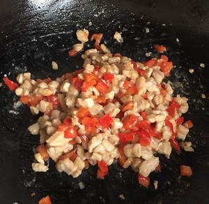 彩椒小炒肉酿秋葵的做法 步骤8