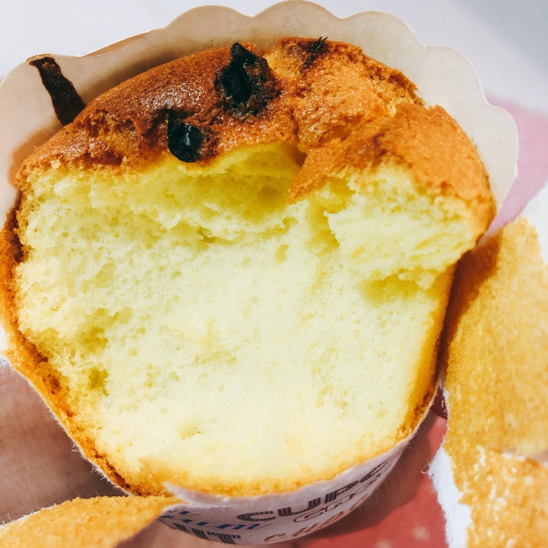 蔓越莓纸杯戚风小蛋糕