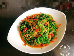 凉拌粉丝菠菜—素菜吃出幸福味儿的做法 步骤2