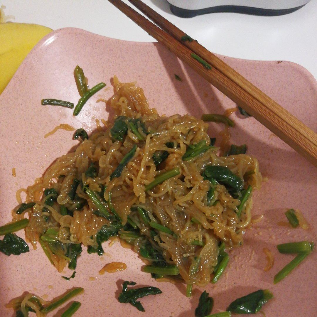菠菜炒粉丝