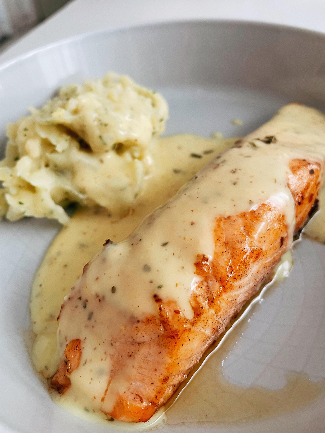 香煎三文鱼配土豆泥