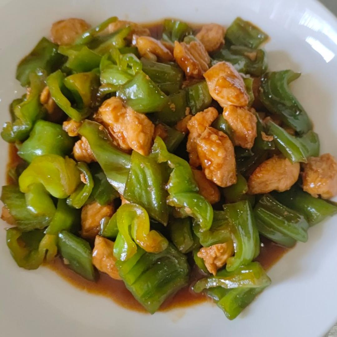 补维c的大菜-五彩缤纷彩椒青椒炒鸡腿肉