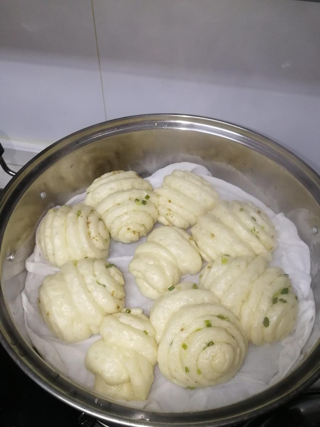 传统的葱油花卷