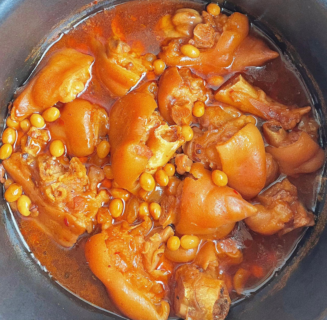 流口水的黄豆炖猪蹄