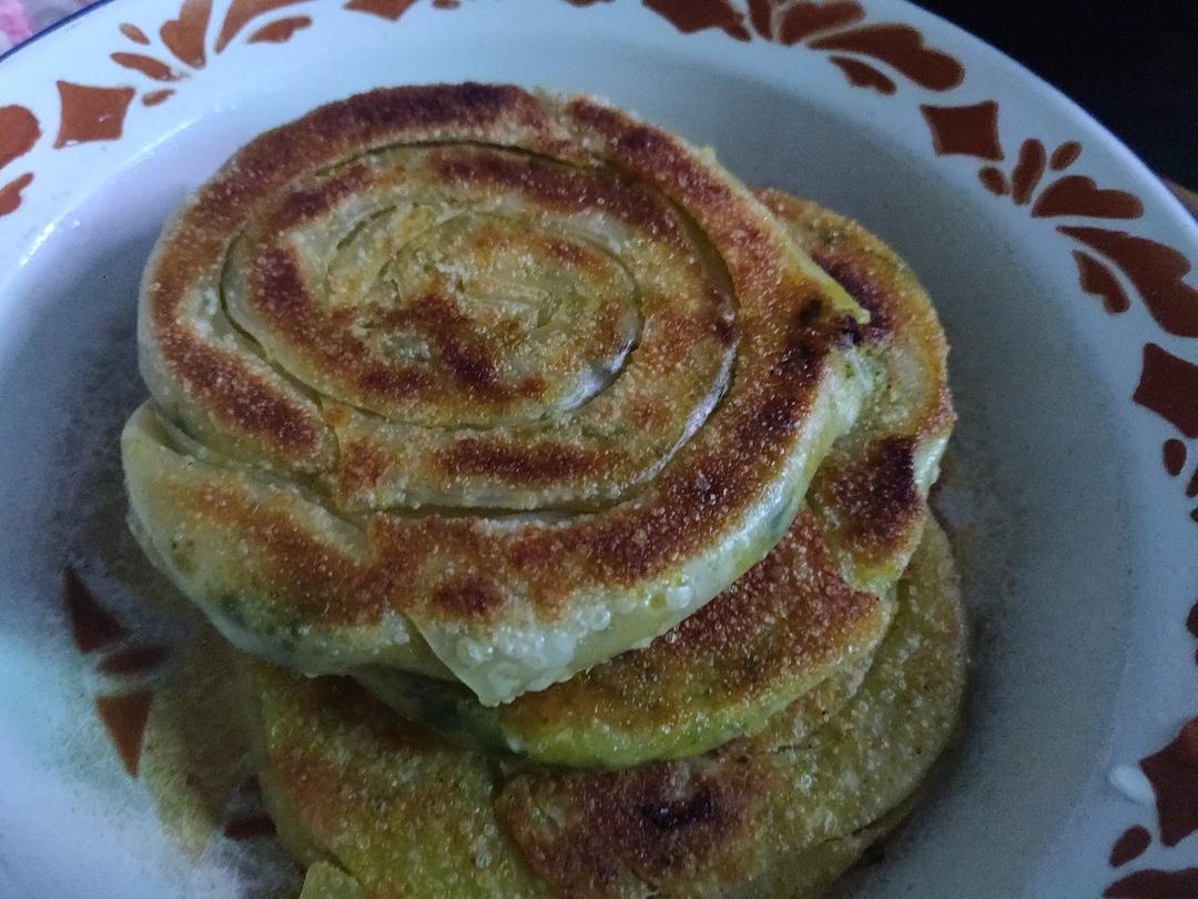 饺子皮做葱花小饼