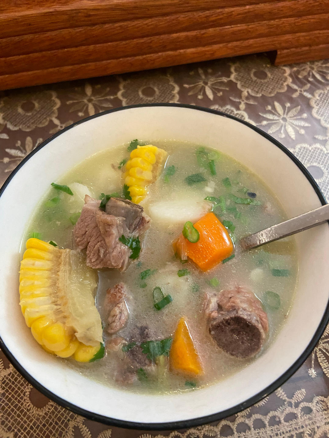 连吃三碗的玉米山药排骨汤