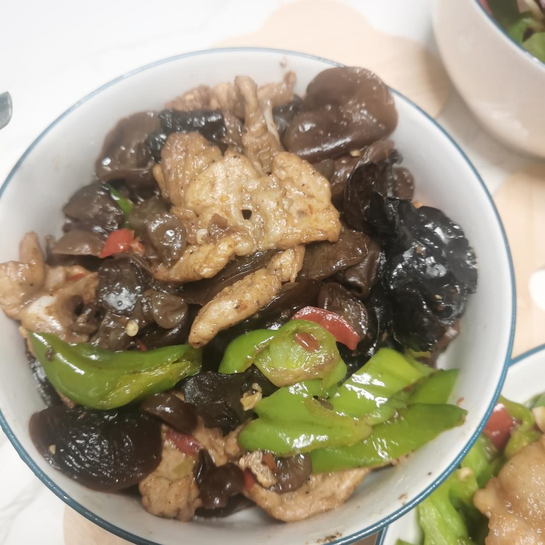 最喜爱的东北菜！木耳炒肉片