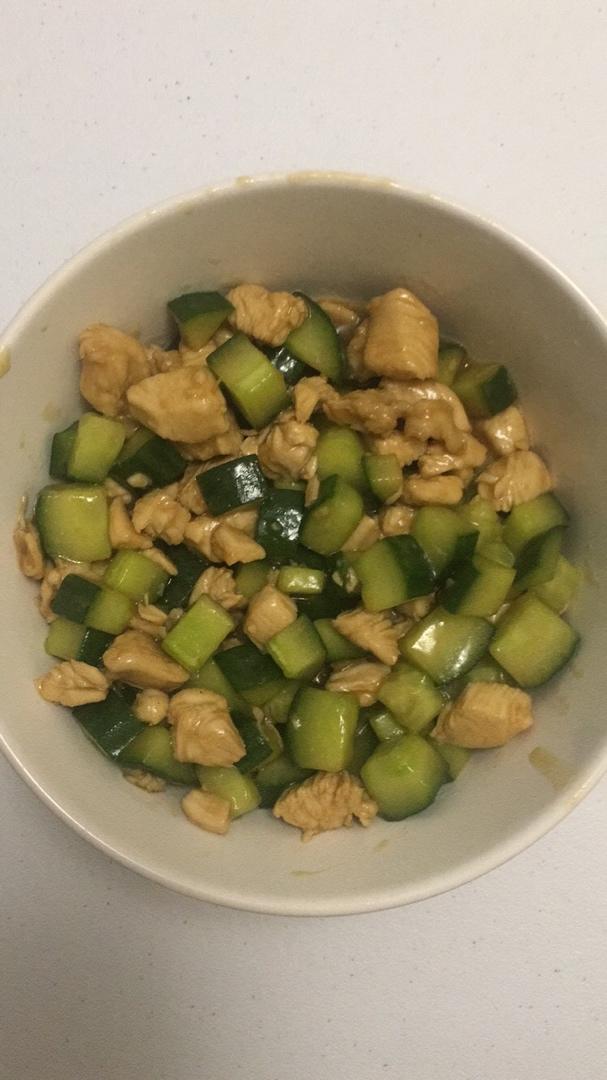 好吃不胖‼️低脂低热量 超简单青瓜炒鸡胸肉