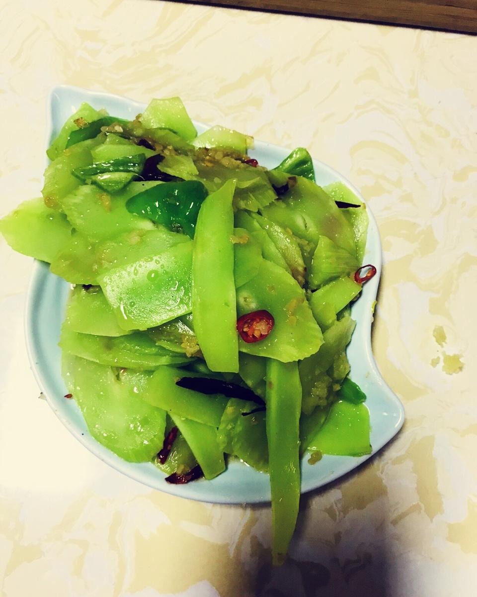 sad_snow做的清炒莴笋片(ly)